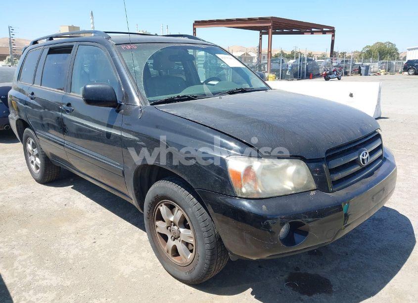 2005 Toyota Highlander (VIN JTEGD21A050118865) main photo