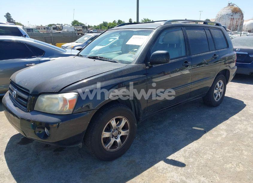Photo 2 of 2005 Toyota Highlander (VIN JTEGD21A050118865)