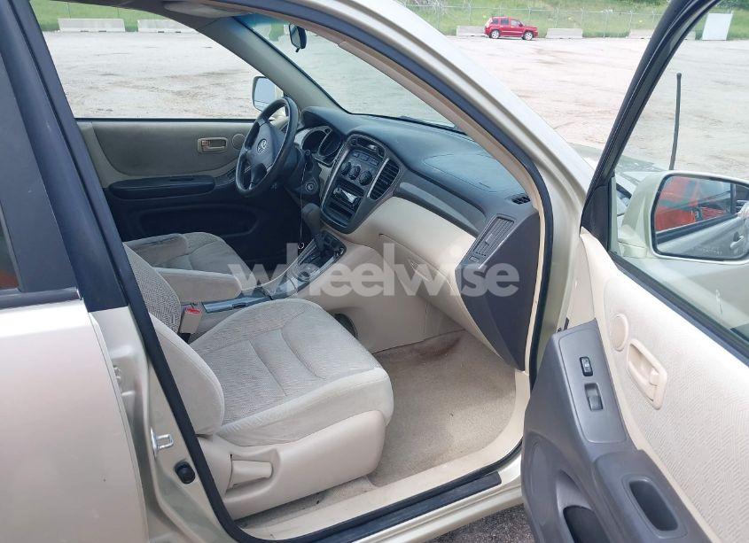 Photo 5 of 2003 Toyota Highlander (VIN JTEGD21A130055398)
