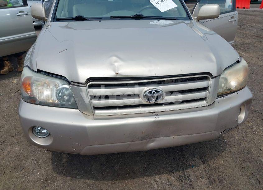Photo 6 of 2005 Toyota Highlander (VIN JTEGD21A150106434)