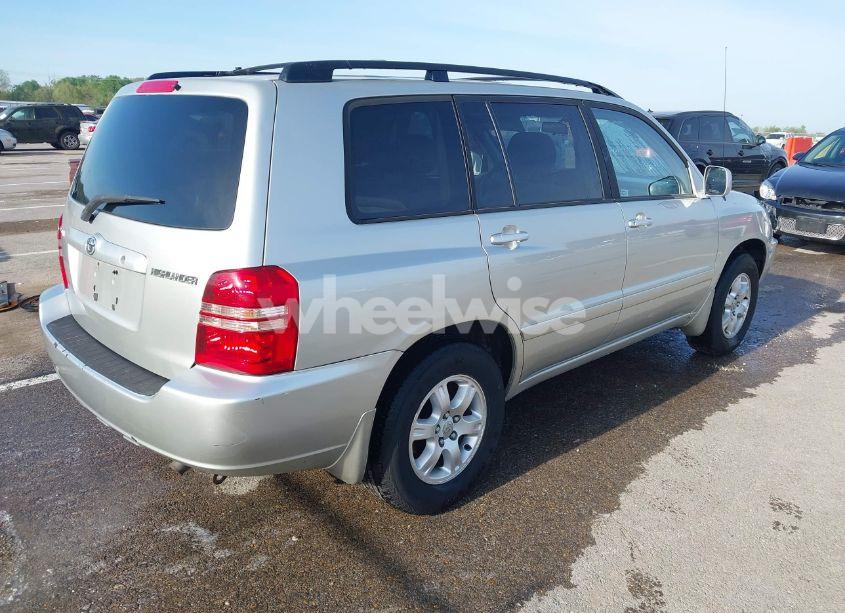 Photo 4 of 2003 Toyota Highlander (VIN JTEGD21A330073160)