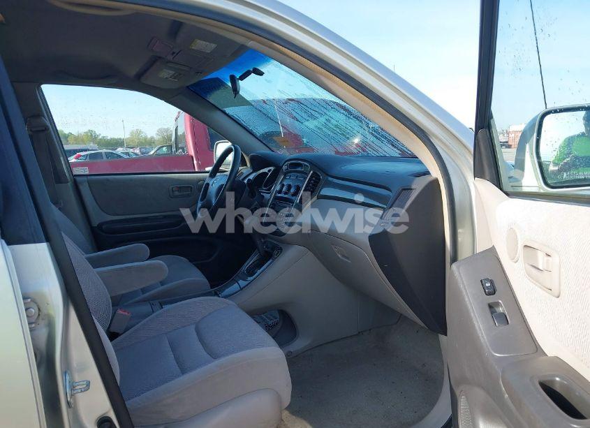 Photo 5 of 2003 Toyota Highlander (VIN JTEGD21A330073160)