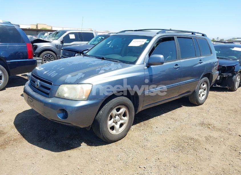 Photo 2 of 2006 Toyota Highlander (VIN JTEGD21A460142717)