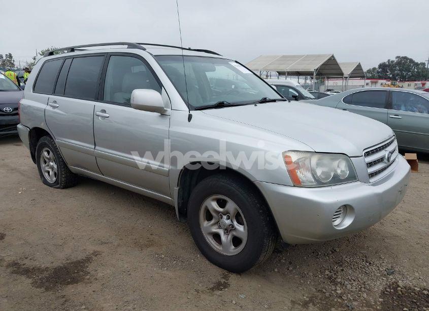 2002 Toyota Highlander (VIN JTEGD21A520038487) main photo
