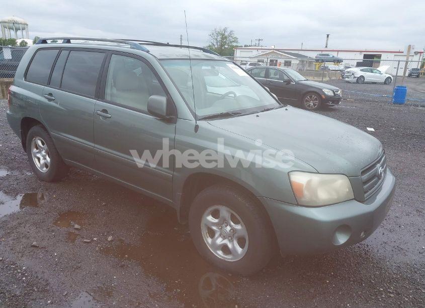 2005 Toyota Highlander (VIN JTEGD21A550123155) main photo