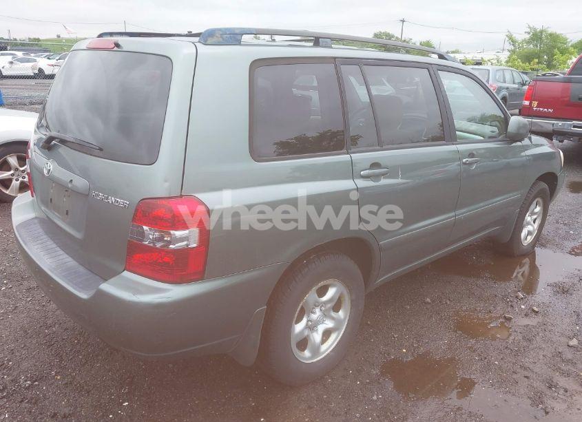 Photo 4 of 2005 Toyota Highlander (VIN JTEGD21A550123155)