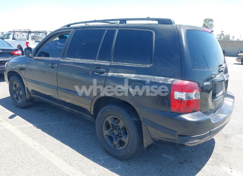 Photo 3 of 2005 Toyota Highlander (VIN JTEGD21A650114156)