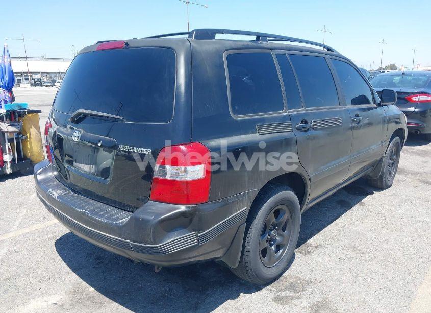 Photo 4 of 2005 Toyota Highlander (VIN JTEGD21A650114156)