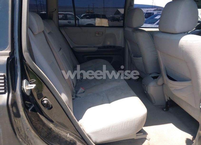 Photo 8 of 2005 Toyota Highlander (VIN JTEGD21A650114156)