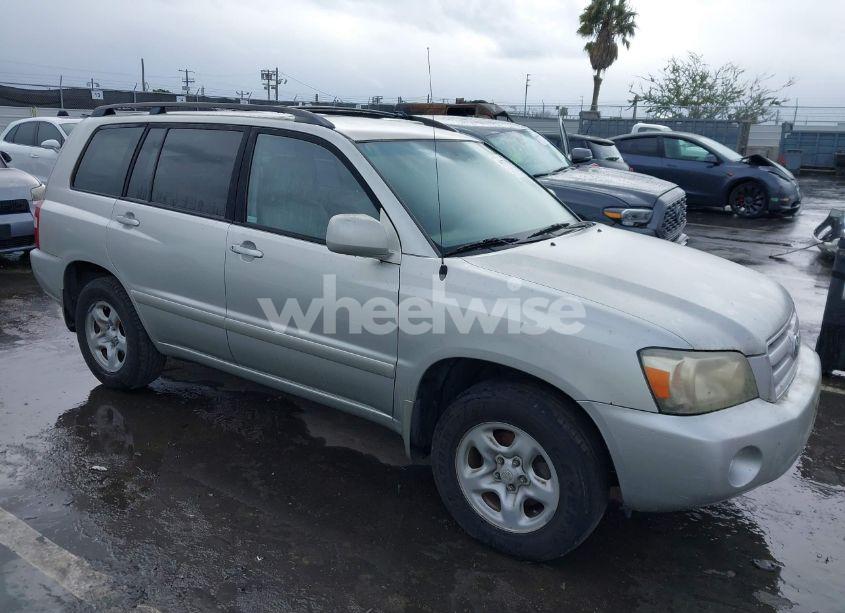 2004 Toyota Highlander (VIN JTEGD21A740090013) main photo