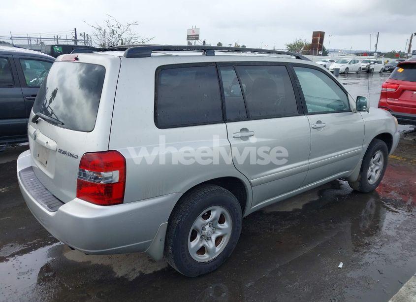 Photo 4 of 2004 Toyota Highlander (VIN JTEGD21A740090013)