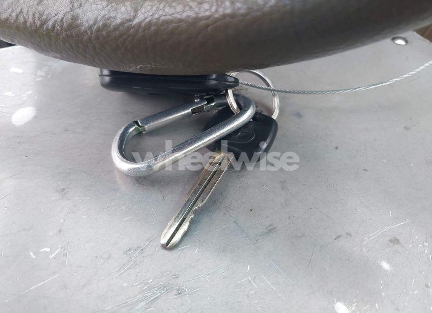 Photo 11 of 2005 Toyota Highlander (VIN JTEGD21A750108737)