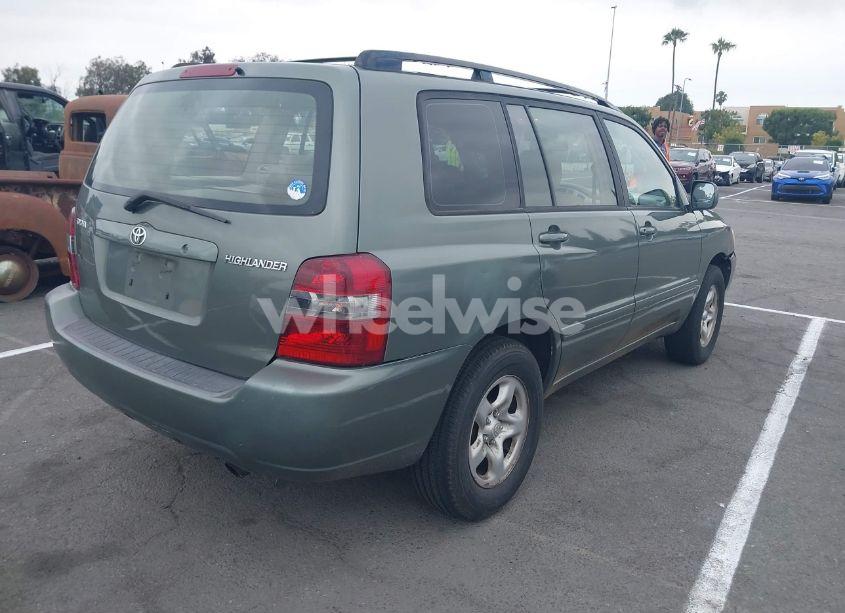 Photo 4 of 2005 Toyota Highlander (VIN JTEGD21A750108737)