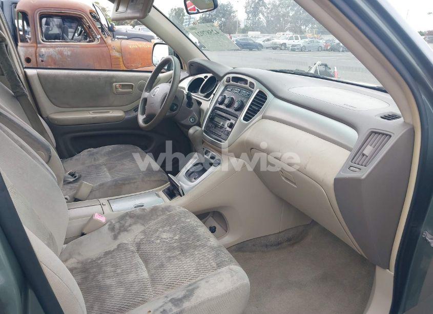 Photo 5 of 2005 Toyota Highlander (VIN JTEGD21A750108737)