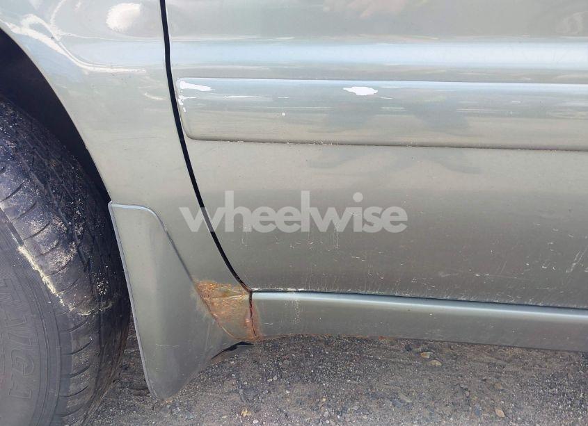 Photo 6 of 2005 Toyota Highlander (VIN JTEGD21A850131282)