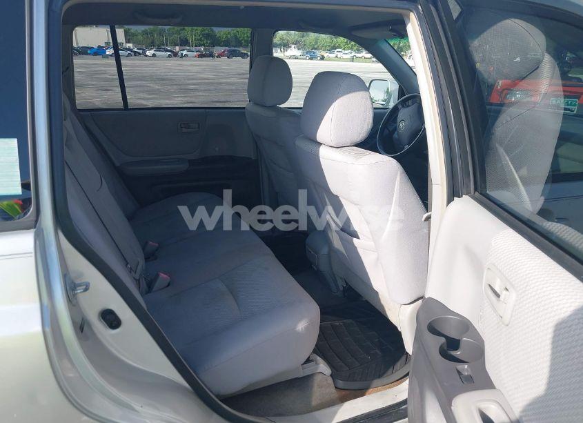 Photo 8 of 2005 Toyota Highlander (VIN JTEGD21A950106052)