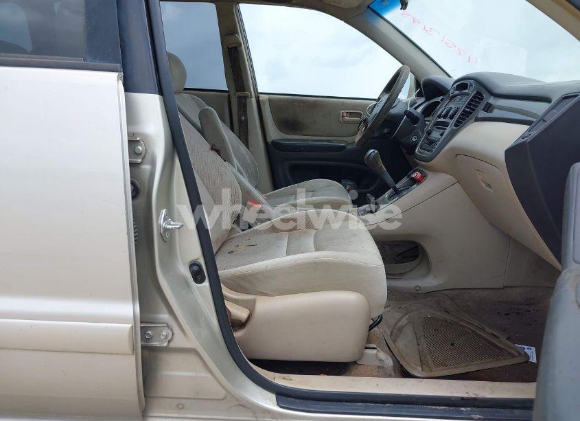 Photo 5 of 2002 Toyota Highlander V6 (VIN JTEGF21A520068020)