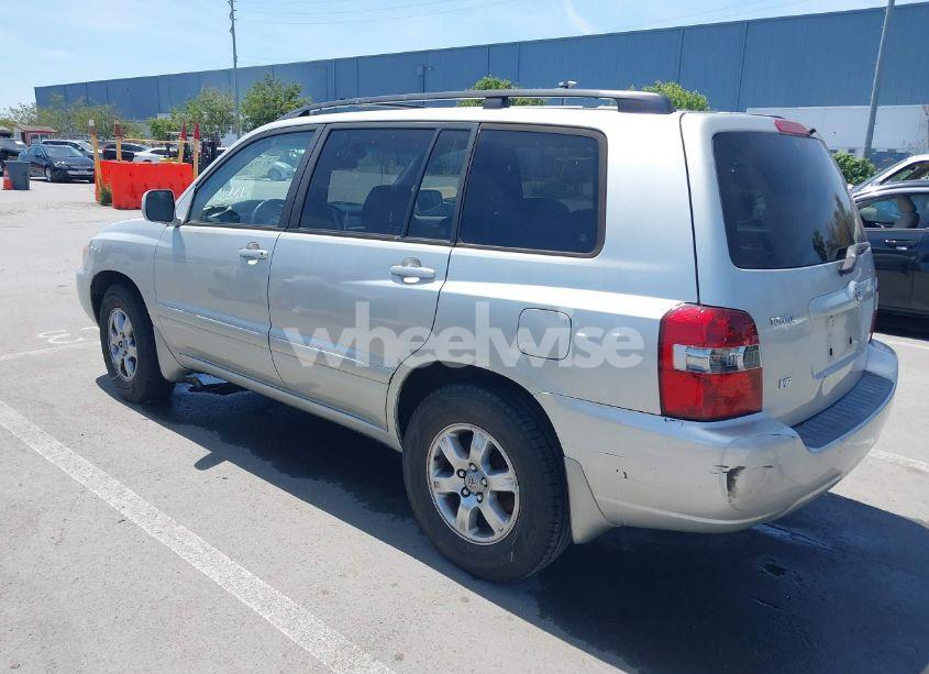 Photo 3 of 2005 Toyota Highlander V6 (VIN JTEGP21A050045410)