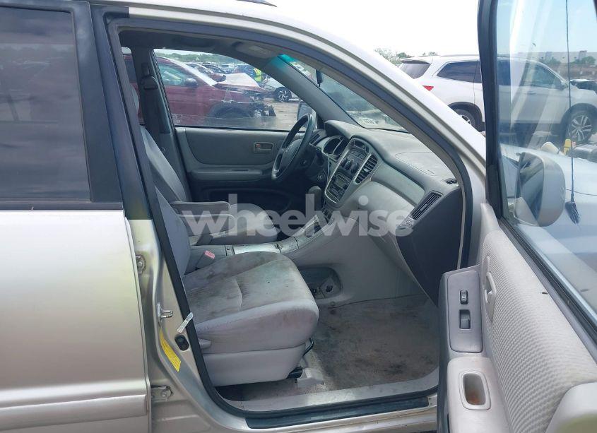 Photo 5 of 2007 Toyota Highlander V6 (VIN JTEGP21A370126601)