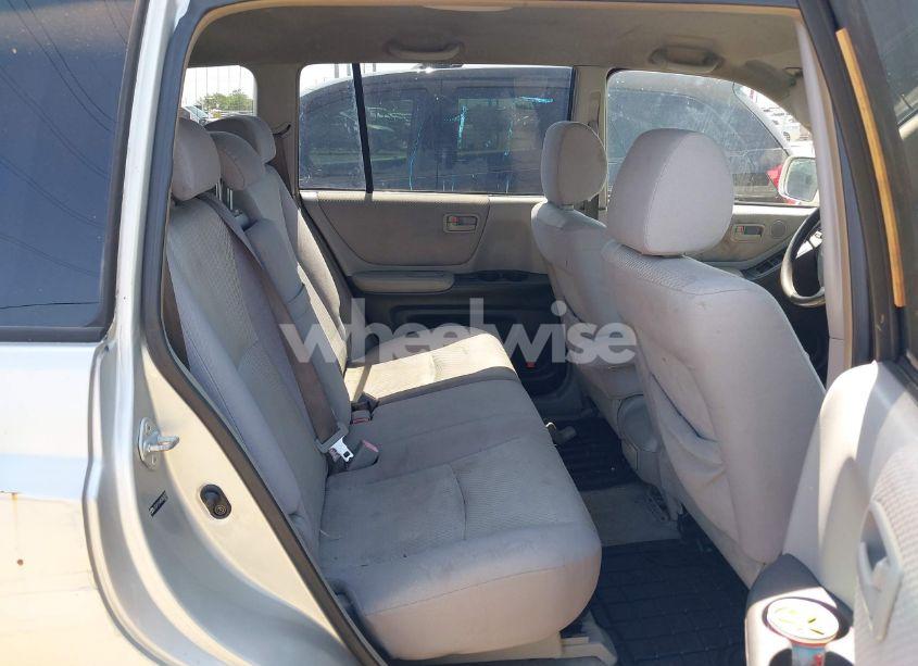 Photo 7 of 2005 Toyota Highlander V6 (VIN JTEGP21A450063635)