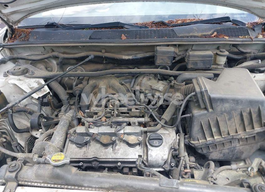 Photo 10 of 2005 Toyota Highlander V6 (VIN JTEGP21AX50084893)