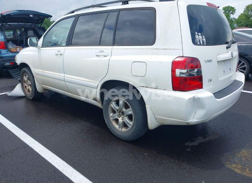 Photo 3 of 2005 Toyota Highlander V6 (VIN JTEGP21AX50084893)