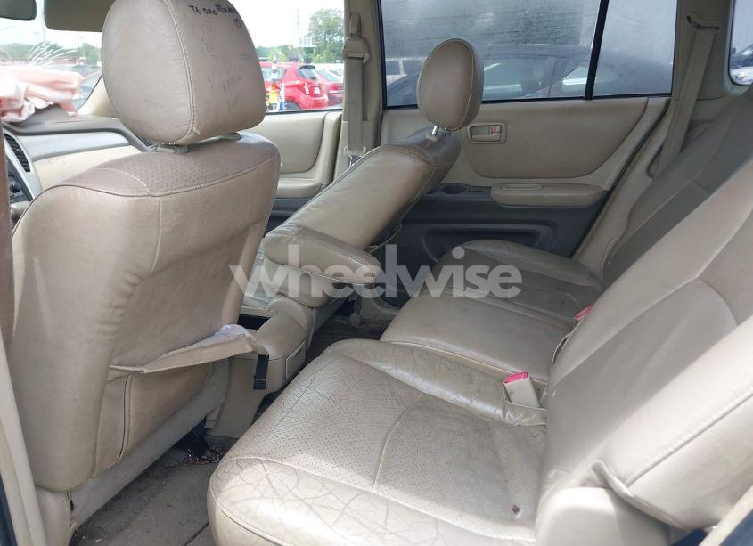 Photo 8 of 2005 Toyota Highlander V6 (VIN JTEGP21AX50084893)