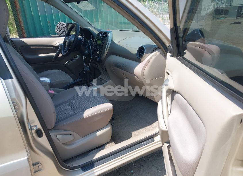 Photo 5 of 2004 Toyota Rav4 (VIN JTEHD20V040013458)