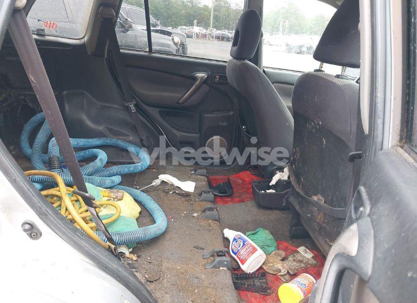 Photo 8 of 2004 Toyota Rav4 (VIN JTEHD20V046017488)