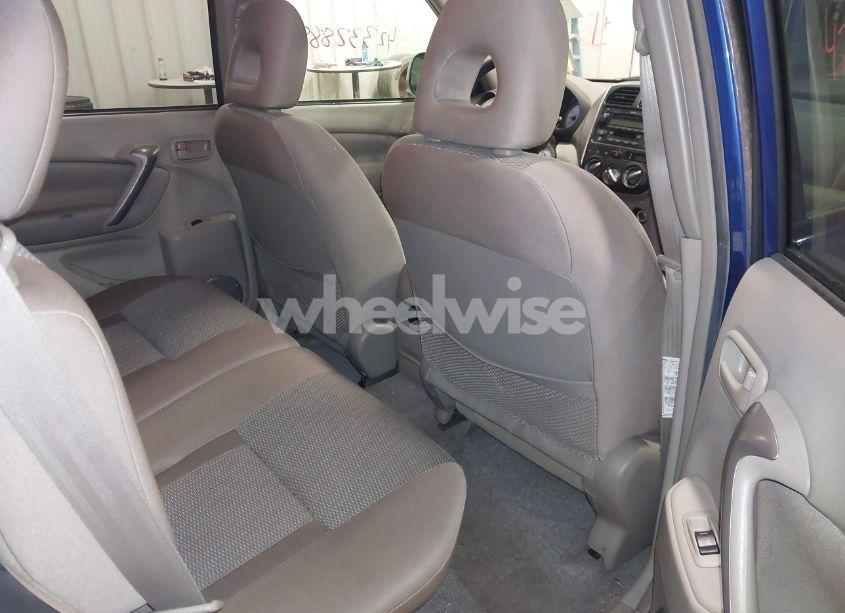 Photo 8 of 2005 Toyota Rav4 (VIN JTEHD20V156044359)