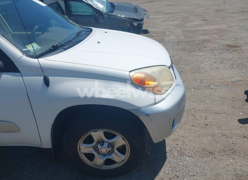 Photo 6 of 2004 Toyota Rav4 (VIN JTEHD20V440009557)