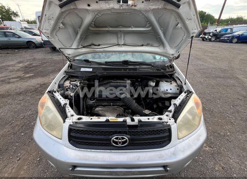 Photo 10 of 2004 Toyota Rav4 (VIN JTEHD20V546017132)