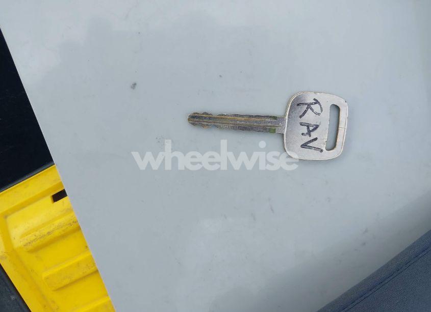 Photo 11 of 2004 Toyota Rav4 (VIN JTEHD20V746017701)