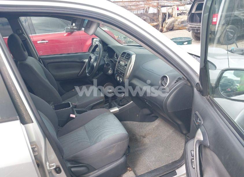 Photo 5 of 2004 Toyota Rav4 (VIN JTEHD20V746017701)