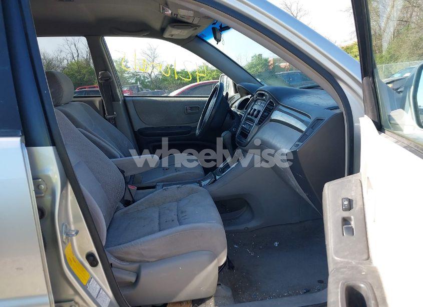 Photo 5 of 2003 Toyota Highlander V6 (VIN JTEHF21A030125195)