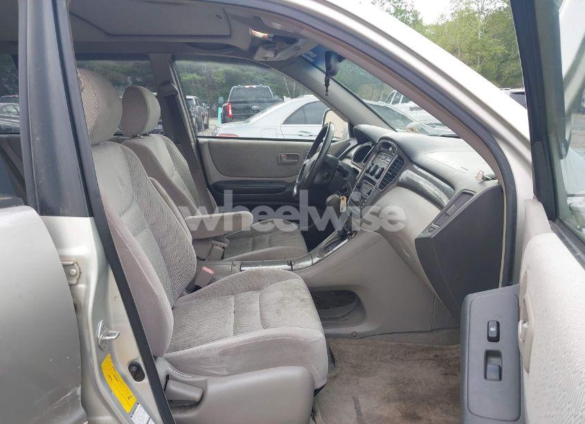 Photo 5 of 2003 Toyota Highlander V6 (VIN JTEHF21A130118885)