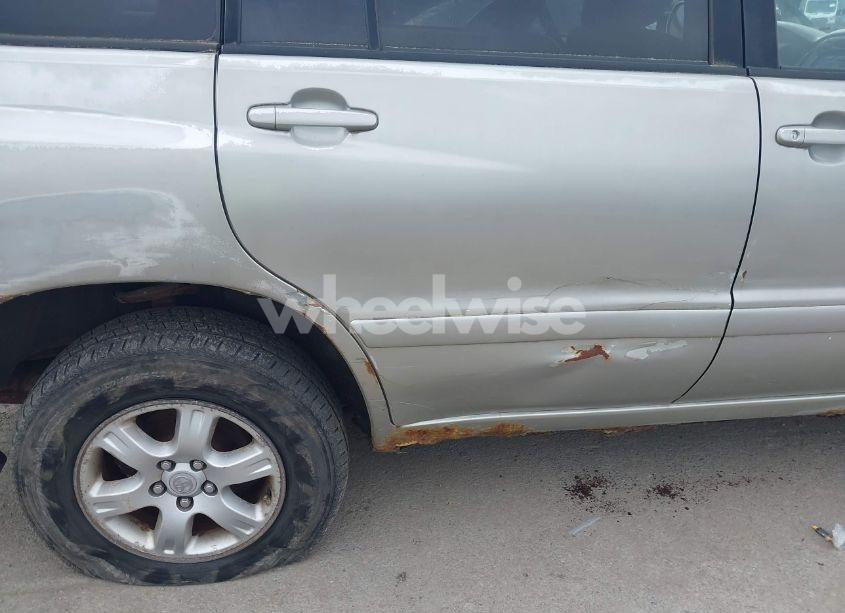 Photo 6 of 2003 Toyota Highlander V6 (VIN JTEHF21A130118885)