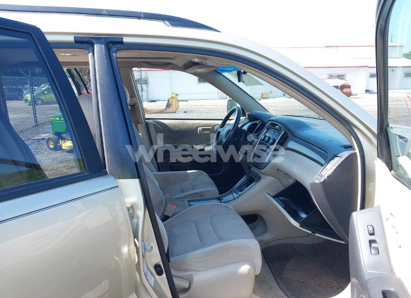 Photo 5 of 2003 Toyota Highlander V6 (VIN JTEHF21A630130367)