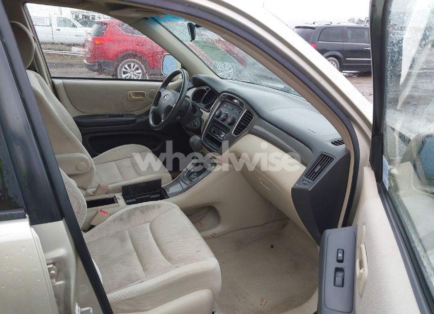 Photo 5 of 2003 Toyota Highlander V6 (VIN JTEHF21A930120092)