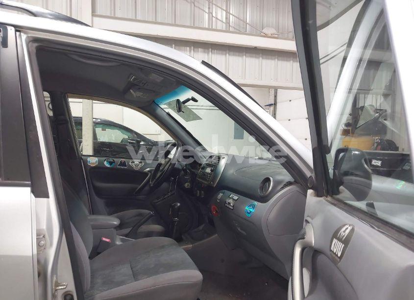 Photo 5 of 2001 Toyota Rav4 (VIN JTEHH20V210071023)