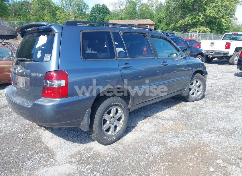 Photo 4 of 2007 Toyota Highlander V6 (VIN JTEHP21A470193986)