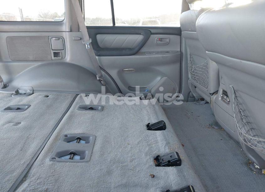 Photo 8 of 2005 Toyota Land CRUISER V8 (VIN JTEHT05J952078683)