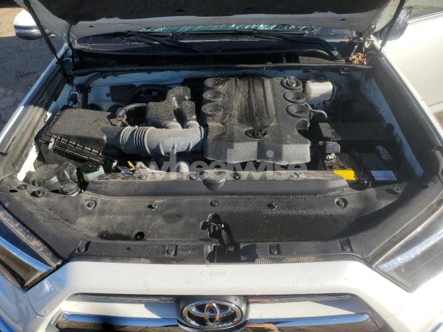 Photo 6 of 2022 TOYOTA 4RUNNER LIMITED (VIN JTEKU5JR1N6074793)