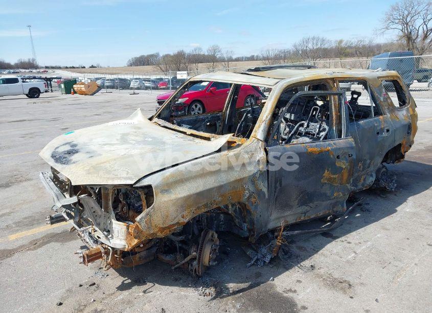 Photo 2 of 2021 Toyota 4runner LIMITED (VIN JTEKU5JR5M5946672)