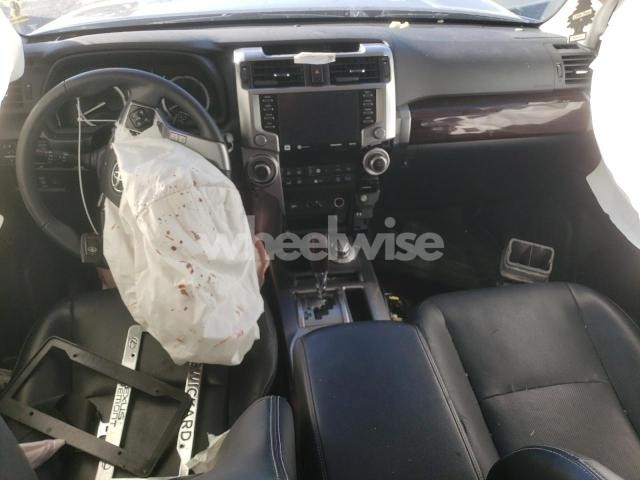 Photo 8 of 2022 TOYOTA 4RUNNER LIMITED (VIN JTEKU5JRXN5992659)