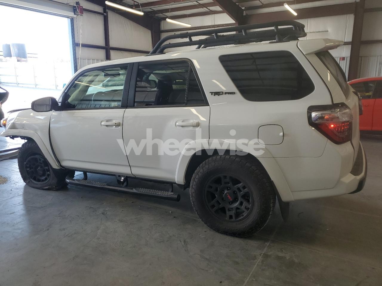 Photo 2 of 2024 TOYOTA 4RUNNER SR5 PREMIUM (VIN JTELU5JR4R6236054)