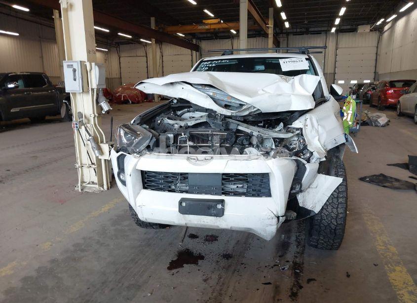 Photo 13 of 2021 Toyota 4runner SR5 (VIN JTEMU5JR0M5902037)