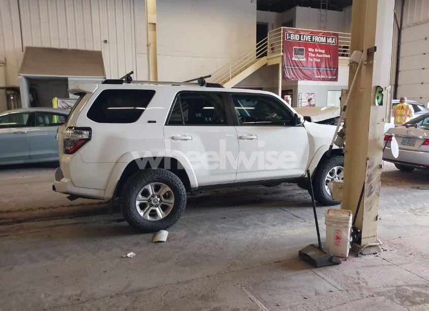 Photo 14 of 2021 Toyota 4runner SR5 (VIN JTEMU5JR0M5902037)