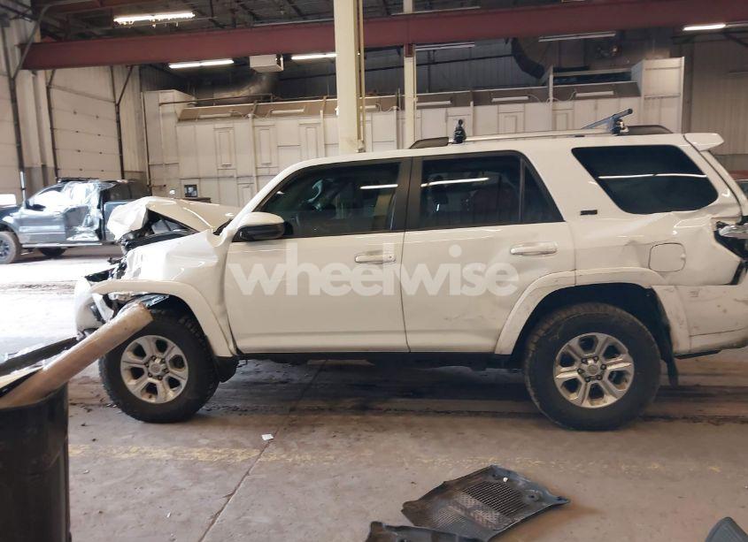 Photo 15 of 2021 Toyota 4runner SR5 (VIN JTEMU5JR0M5902037)