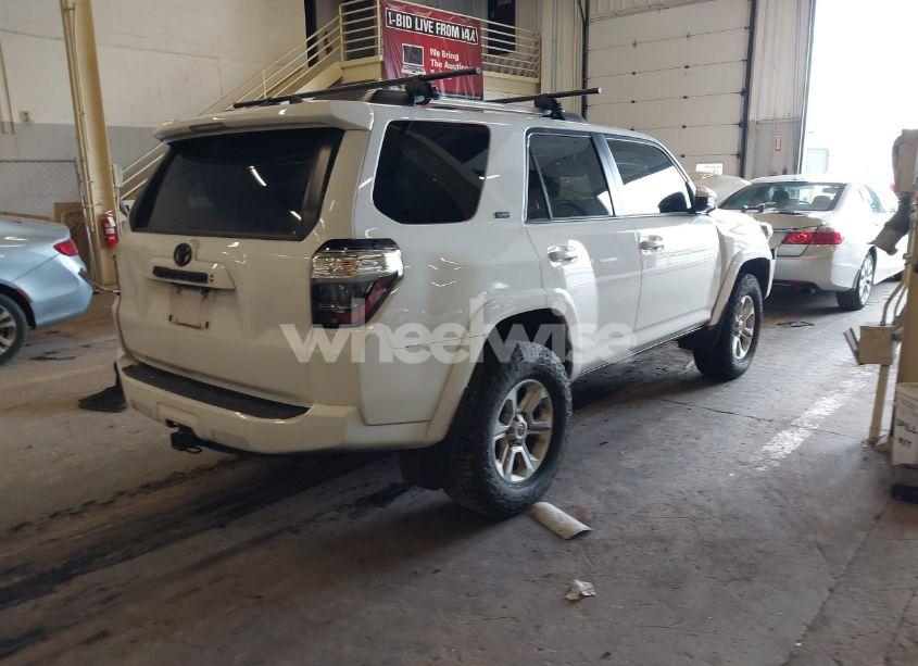 Photo 4 of 2021 Toyota 4runner SR5 (VIN JTEMU5JR0M5902037)